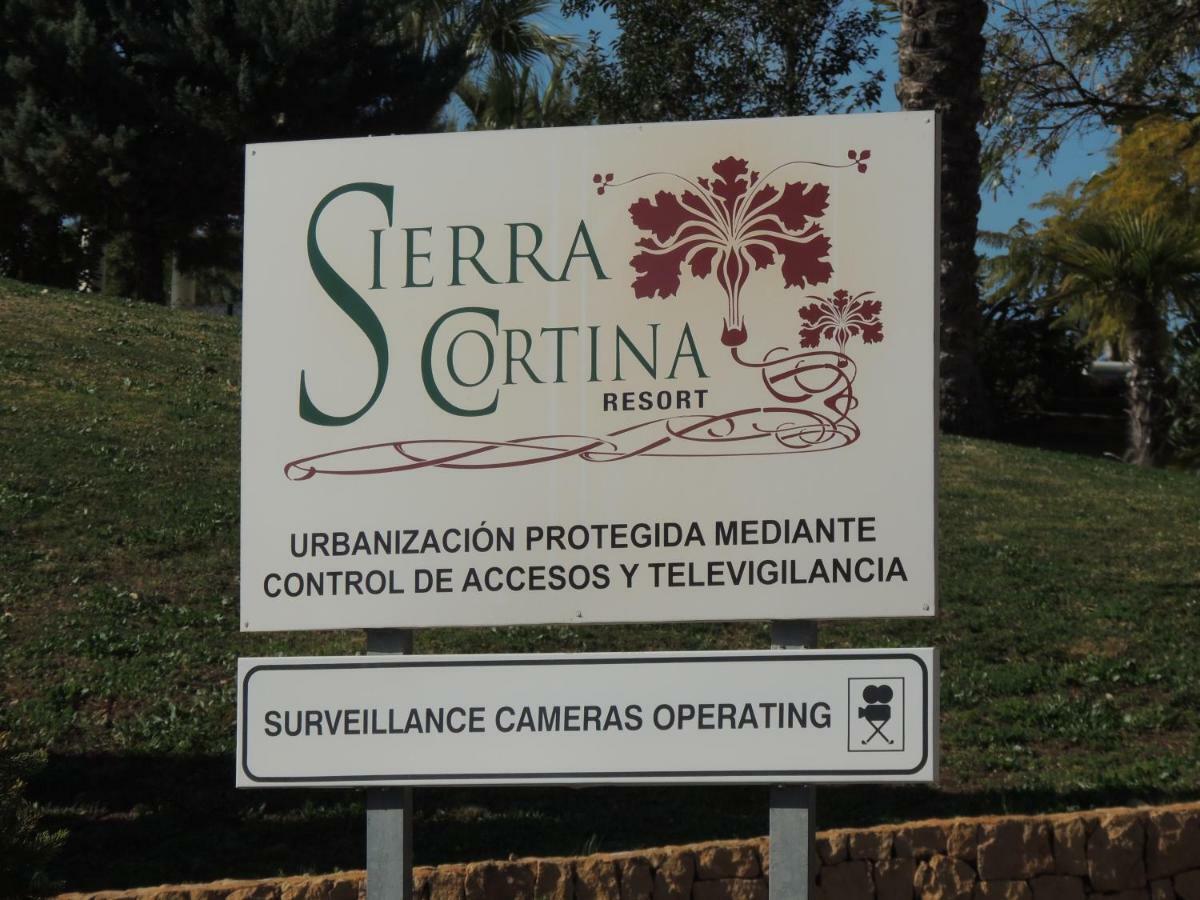Sierra Cortina Resort ฟีเนสตรัต ภายนอก รูปภาพ
